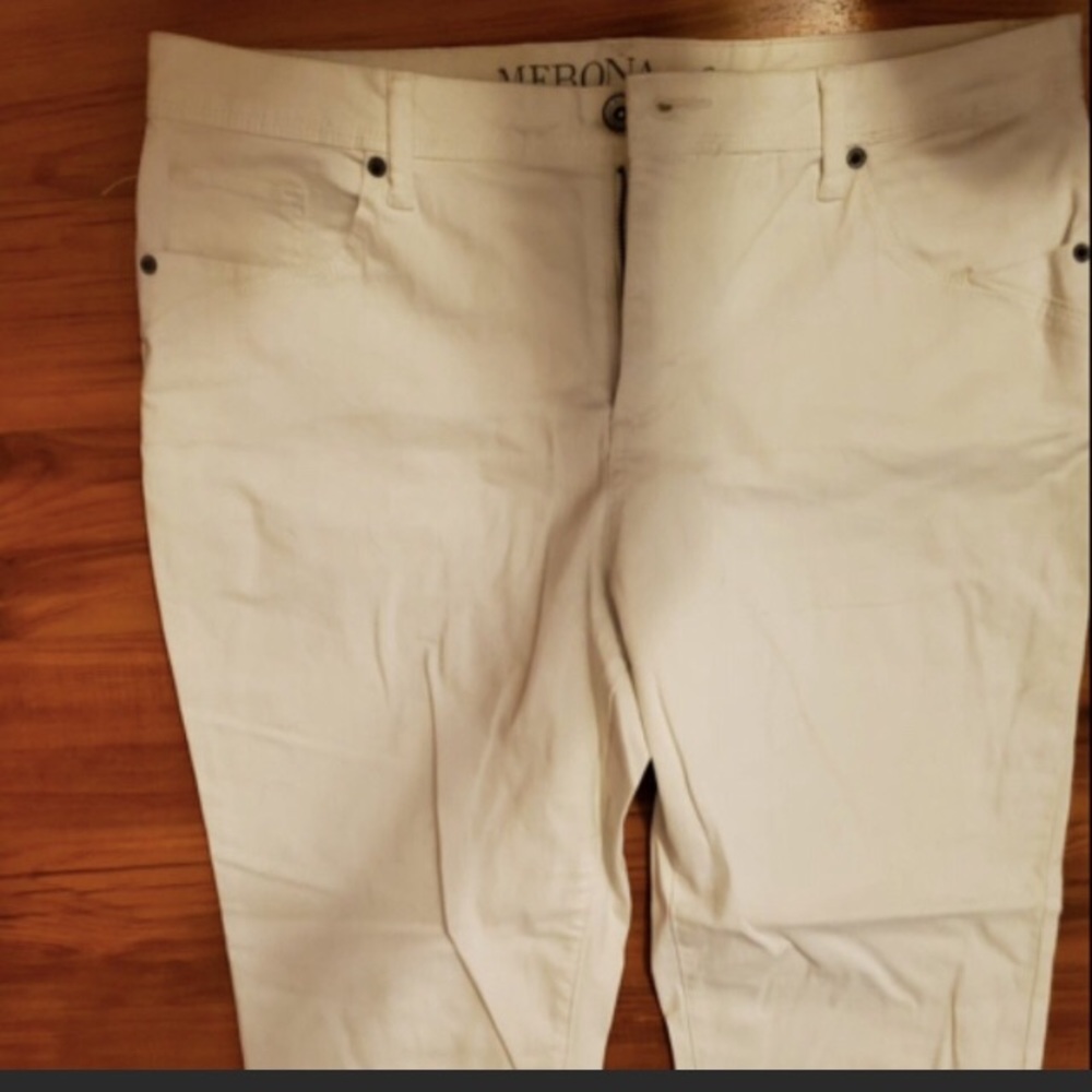Merona Capris
